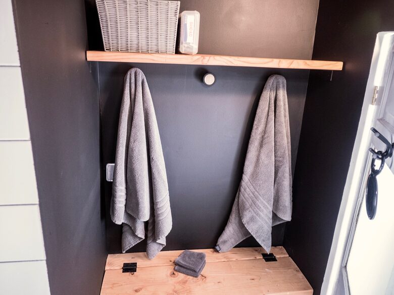 The 105 Lincoln - Marfa, Texas