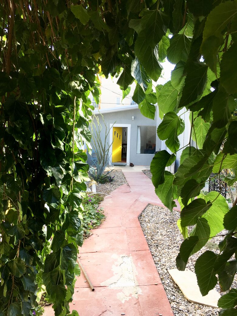 The 105 Lincoln - Marfa, Texas