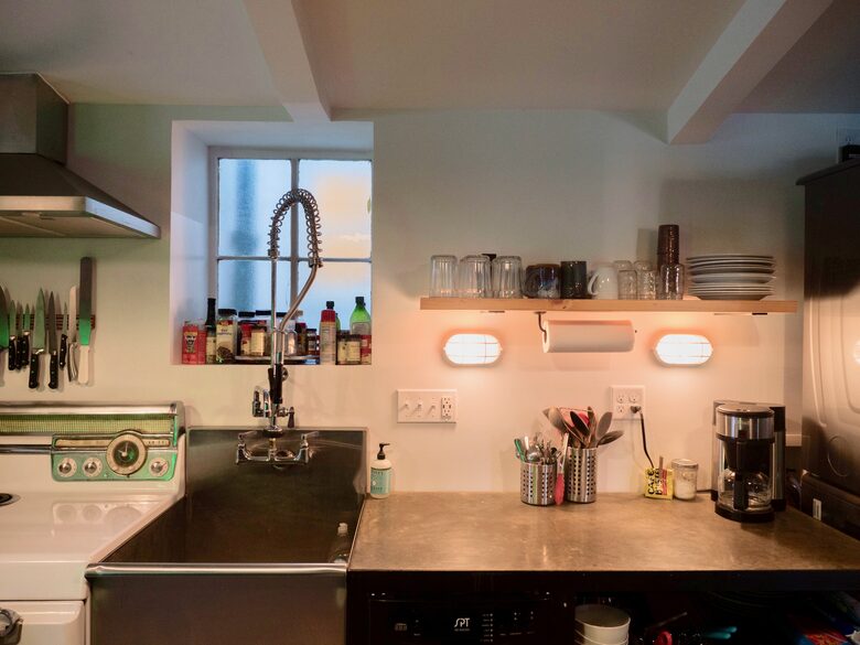 The 105 Lincoln - Marfa, Texas