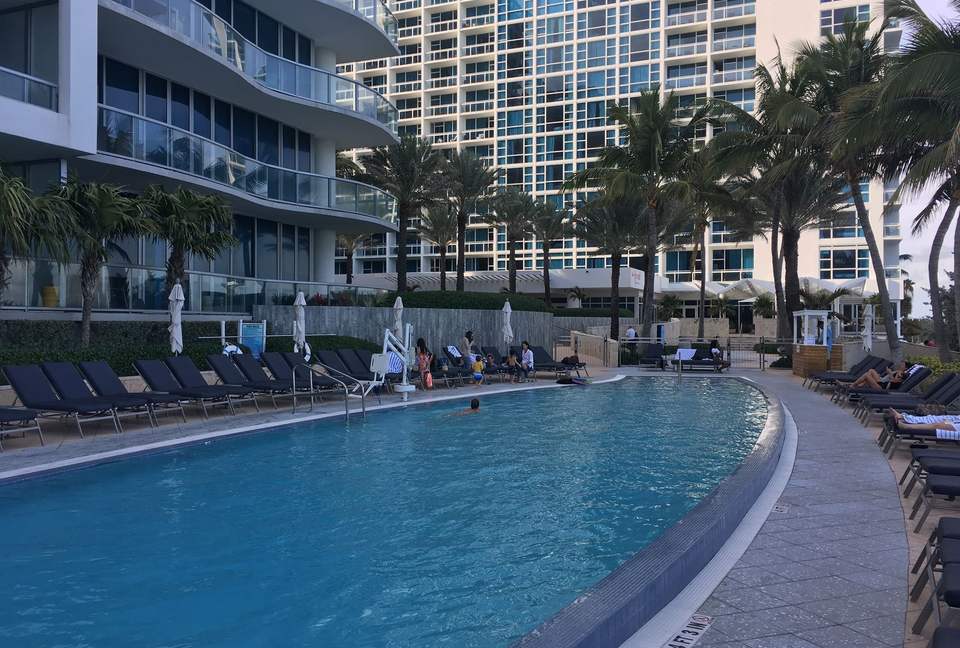 Ocean View Carillon Luxury Wellness Resort - Miami Beach, Florida