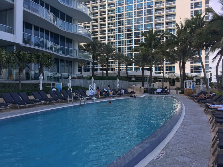 Ocean View Carillon Luxury Wellness Resort - Miami Beach, Florida