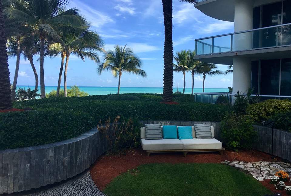 Ocean View Carillon Luxury Wellness Resort - Miami Beach, Florida