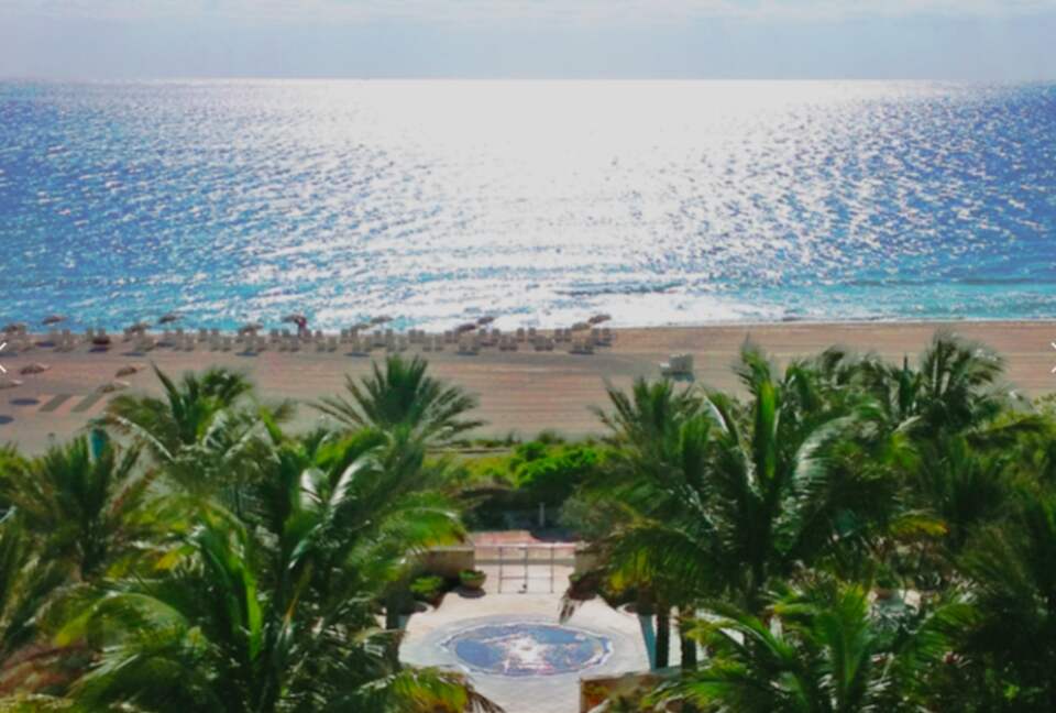 Ocean View Carillon Luxury Wellness Resort - Miami Beach, Florida