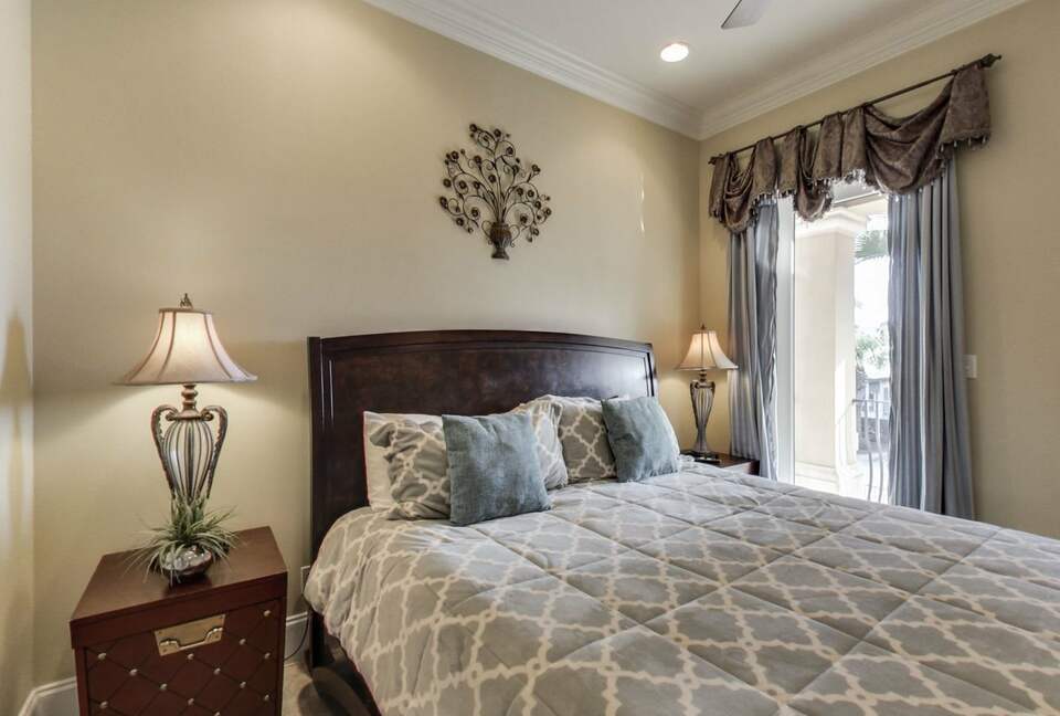 Santorini - Private Beach Access - Miramar Beach, Florida