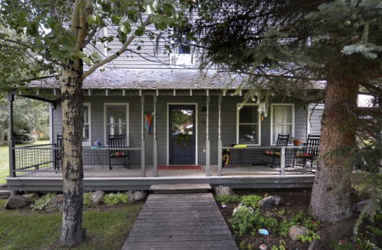 Iron Horse - Southern Belle - Crested Butte, Colorado