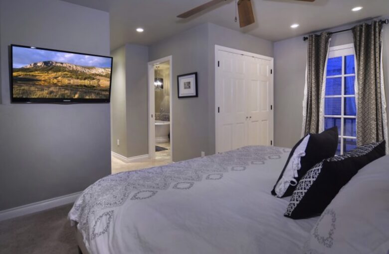 Iron Horse - Southern Belle - Crested Butte, Colorado