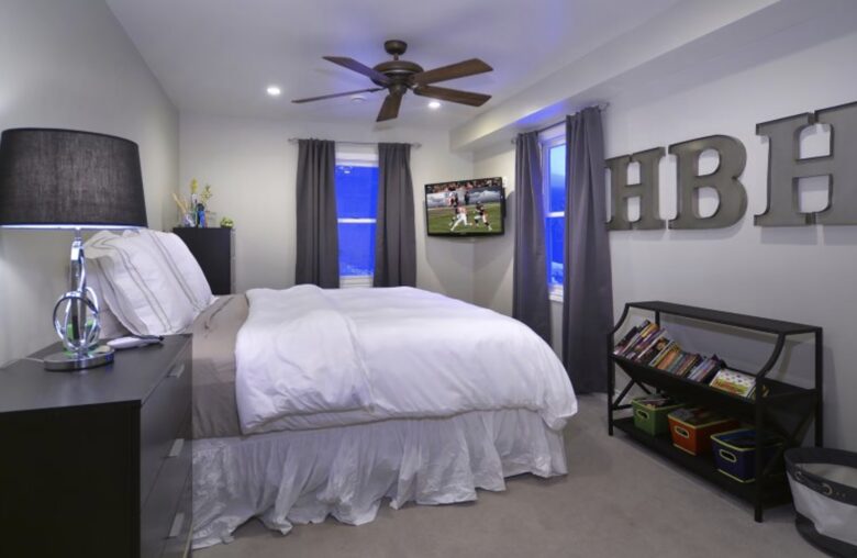 Iron Horse - Southern Belle - Crested Butte, Colorado