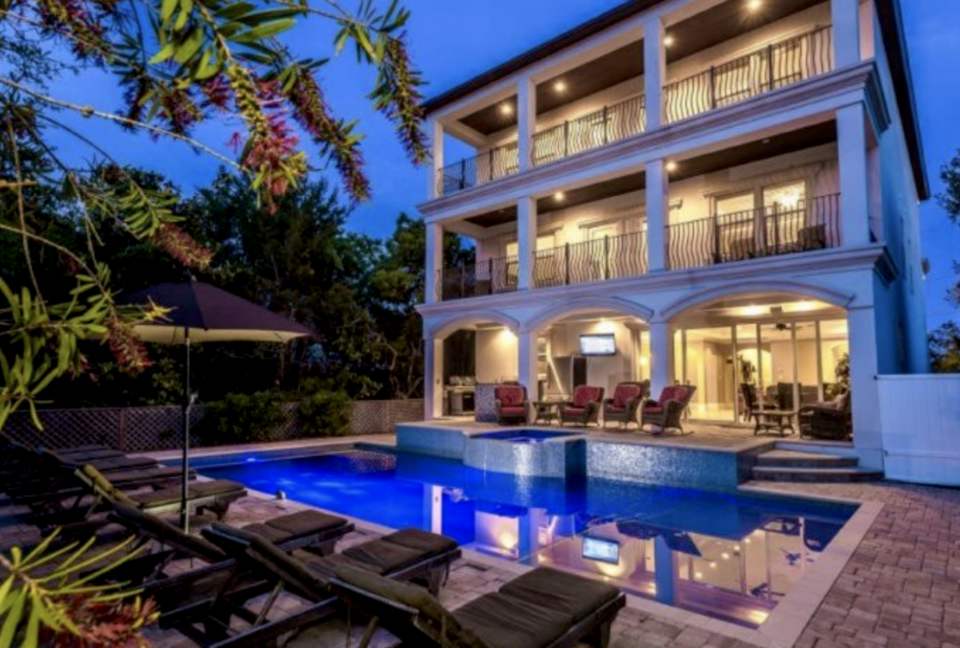 Venetian Palace - Private Beach Access - Miramar Beach, Florida