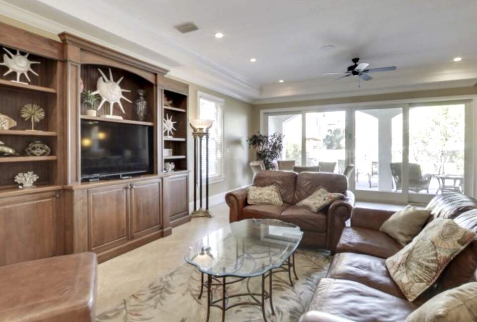 Venetian Palace - Private Beach Access - Miramar Beach, Florida