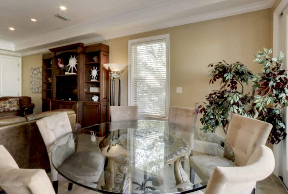 Venetian Palace - Private Beach Access - Miramar Beach, Florida