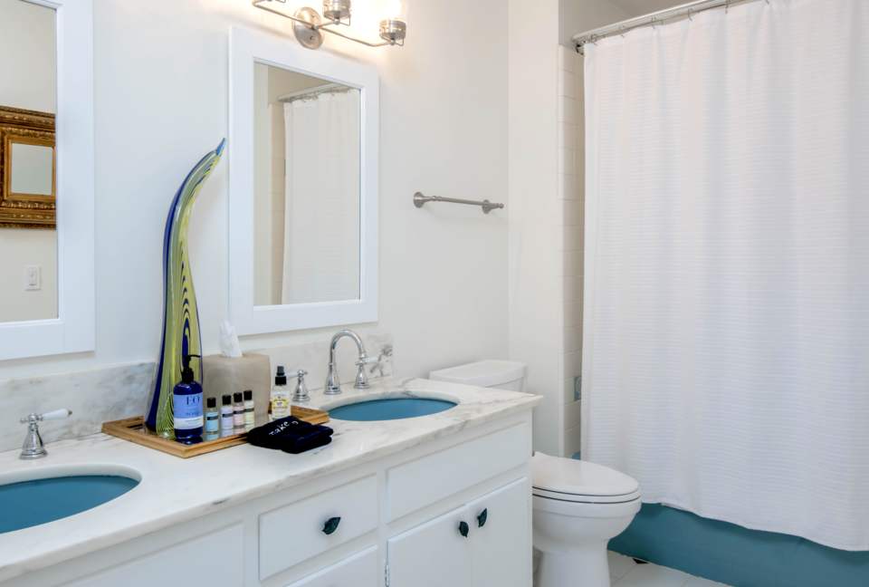 The Magnolia Manor at The Horse Shoe Farm - Hendersonville, North Carolina