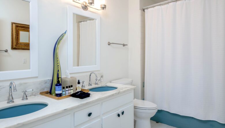 The Magnolia Manor at The Horse Shoe Farm - Hendersonville, North Carolina