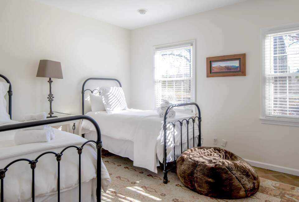 The Magnolia Manor at The Horse Shoe Farm - Hendersonville, North Carolina