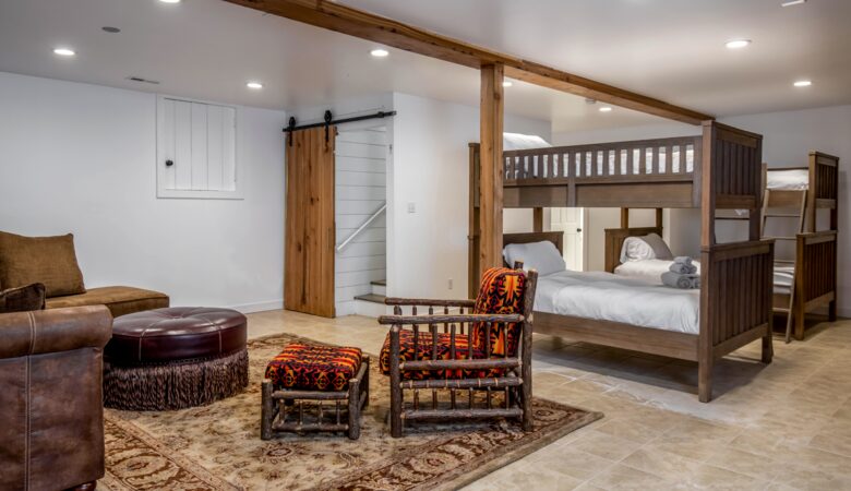 The Magnolia Manor at The Horse Shoe Farm - Hendersonville, North Carolina