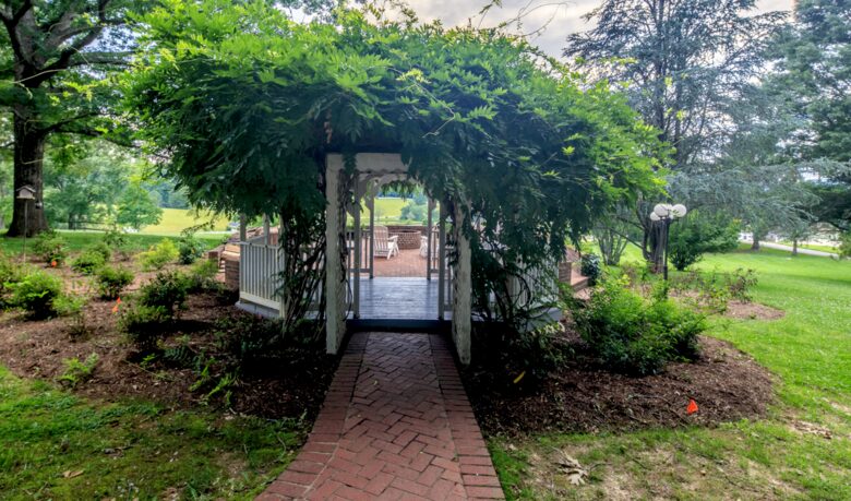 The Magnolia Manor at The Horse Shoe Farm - Hendersonville, North Carolina