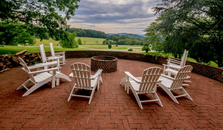 The Magnolia Manor at The Horse Shoe Farm - Hendersonville, North Carolina