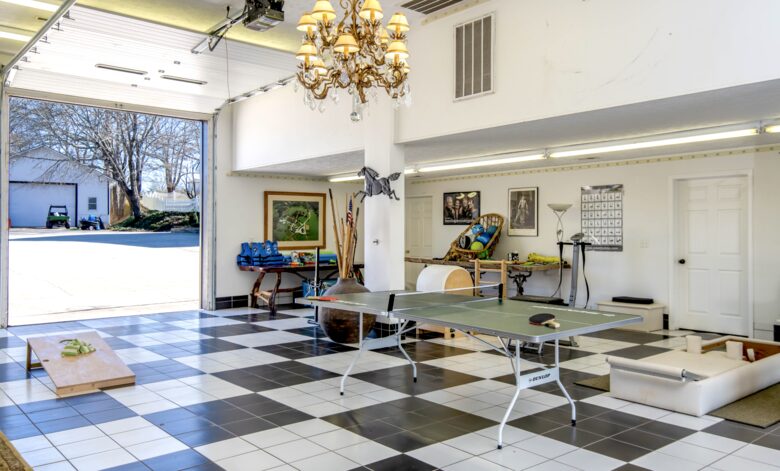 The Magnolia Manor at The Horse Shoe Farm - Hendersonville, North Carolina