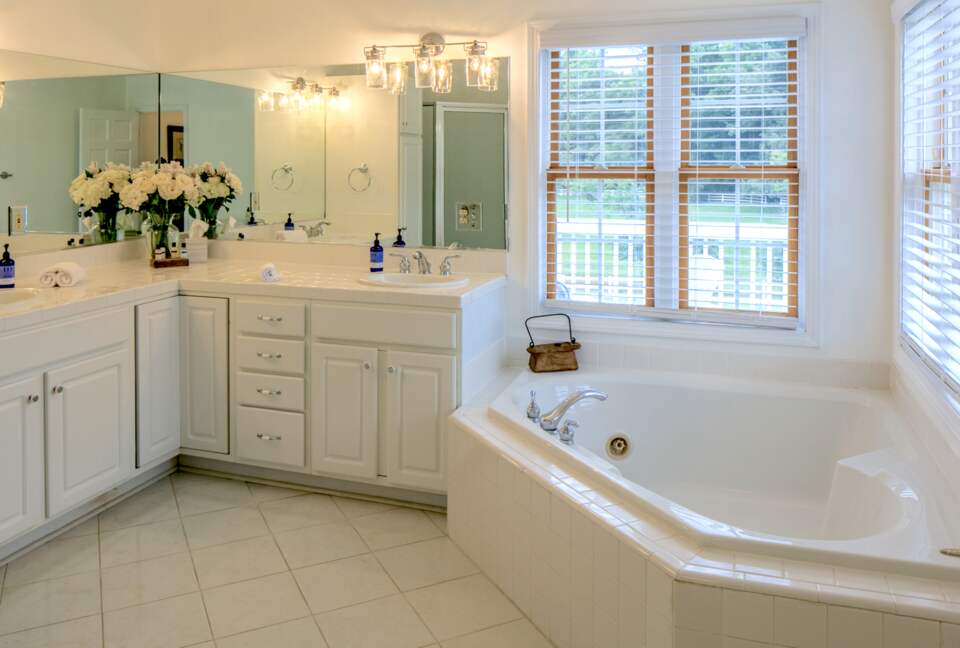 The Willow House at The Horseshoe Farm - Hendersonville, North Carolina