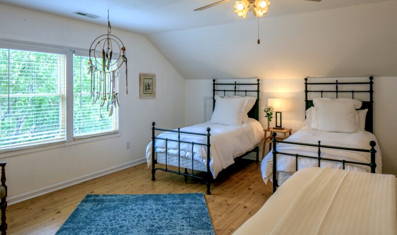 The Willow House at The Horseshoe Farm - Hendersonville, North Carolina