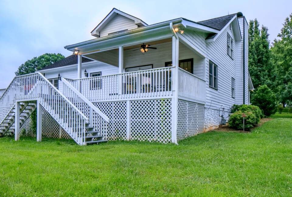 The Willow House at The Horseshoe Farm - Hendersonville, North Carolina