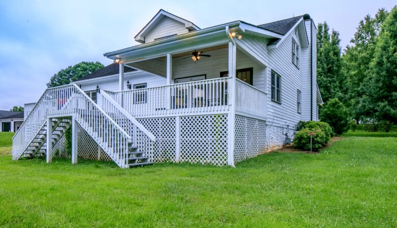 The Willow House at The Horseshoe Farm - Hendersonville, North Carolina