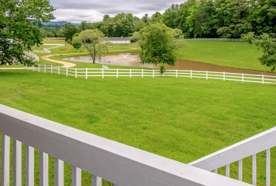 The Willow House at The Horseshoe Farm - Hendersonville, North Carolina