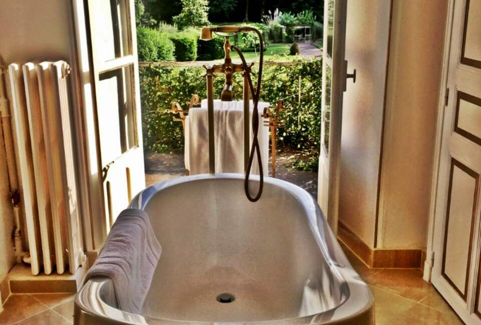 Château De Vézins (R) - Cholet, France