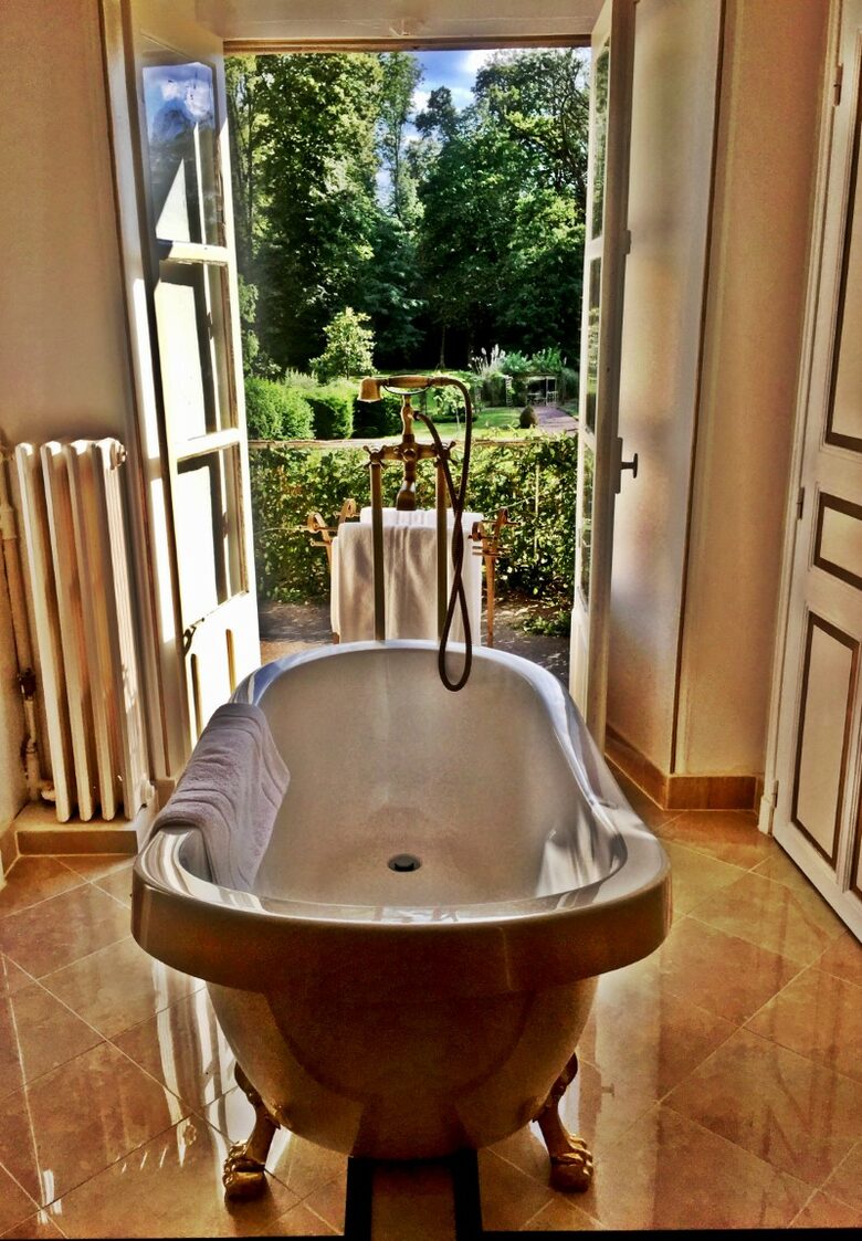 Château De Vézins (R) - Cholet, France