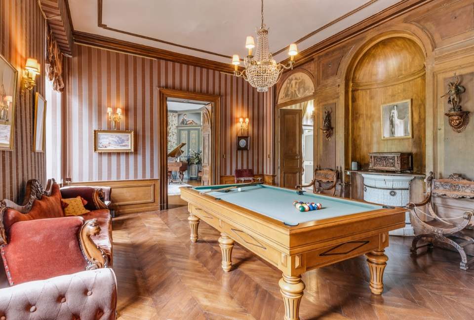 Château De Vézins (R) - Cholet, France