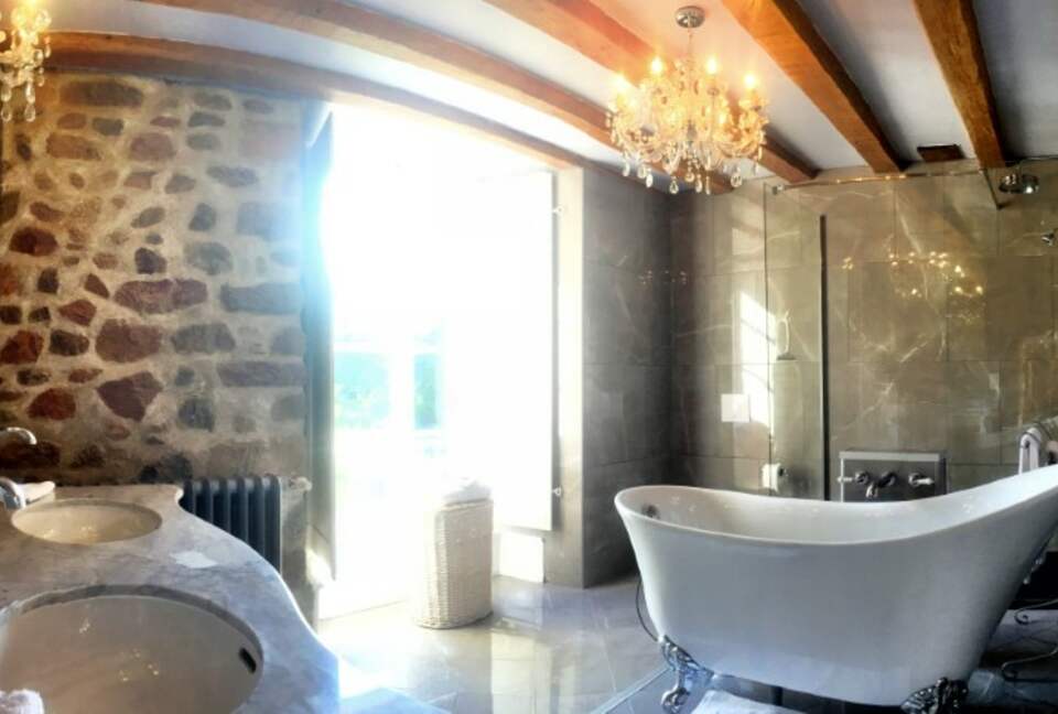 Château De Vézins (R) - Cholet, France