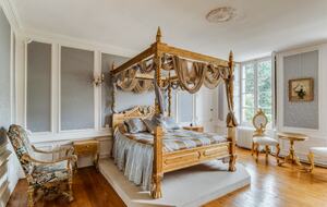 Château De Vézins (R) - Cholet, France