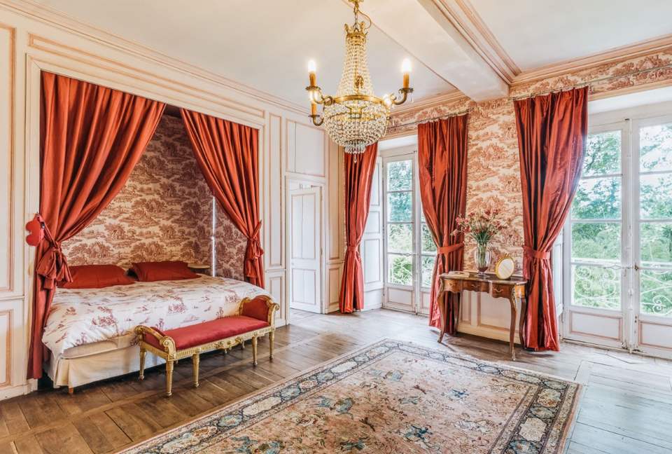 Château De Vézins (R) - Cholet, France