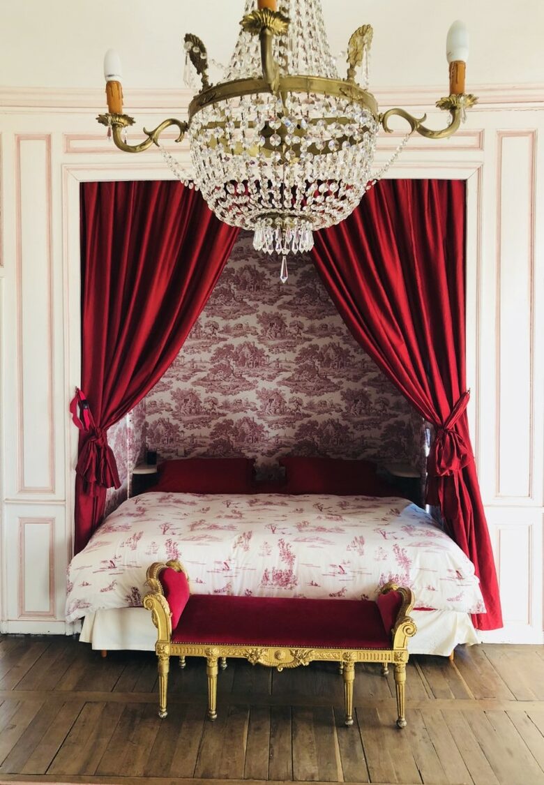 Château De Vézins (R) - Cholet, France