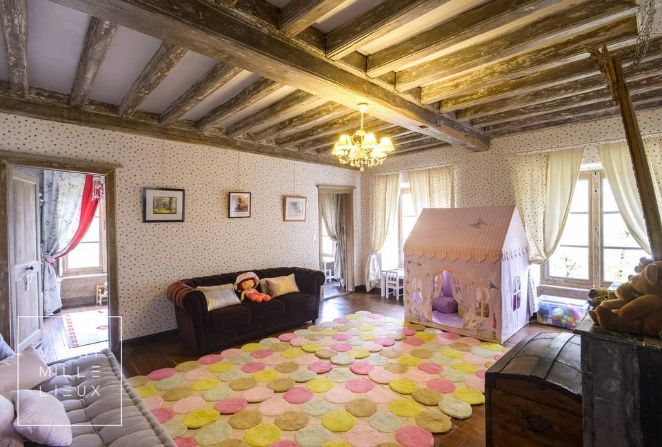 Château De Vézins (R) - Cholet, France