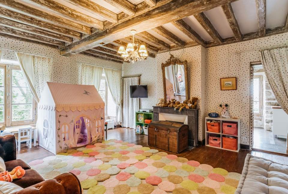 Château De Vézins (R) - Cholet, France