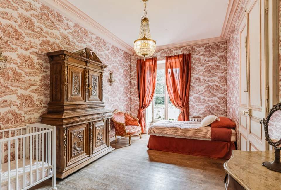 Château De Vézins (R) - Cholet, France