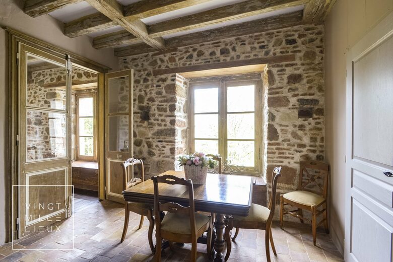 Château De Vézins (R) - Cholet, France