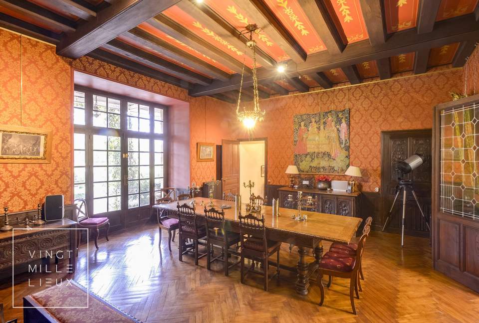 Château De Vézins (R) - Cholet, France