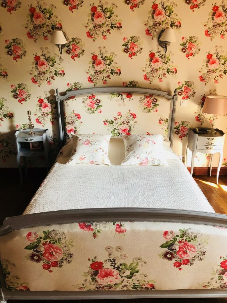 Château De Vézins (R) - Cholet, France