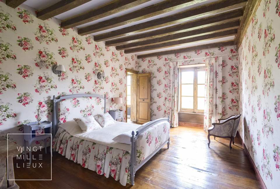 Château De Vézins (R) - Cholet, France