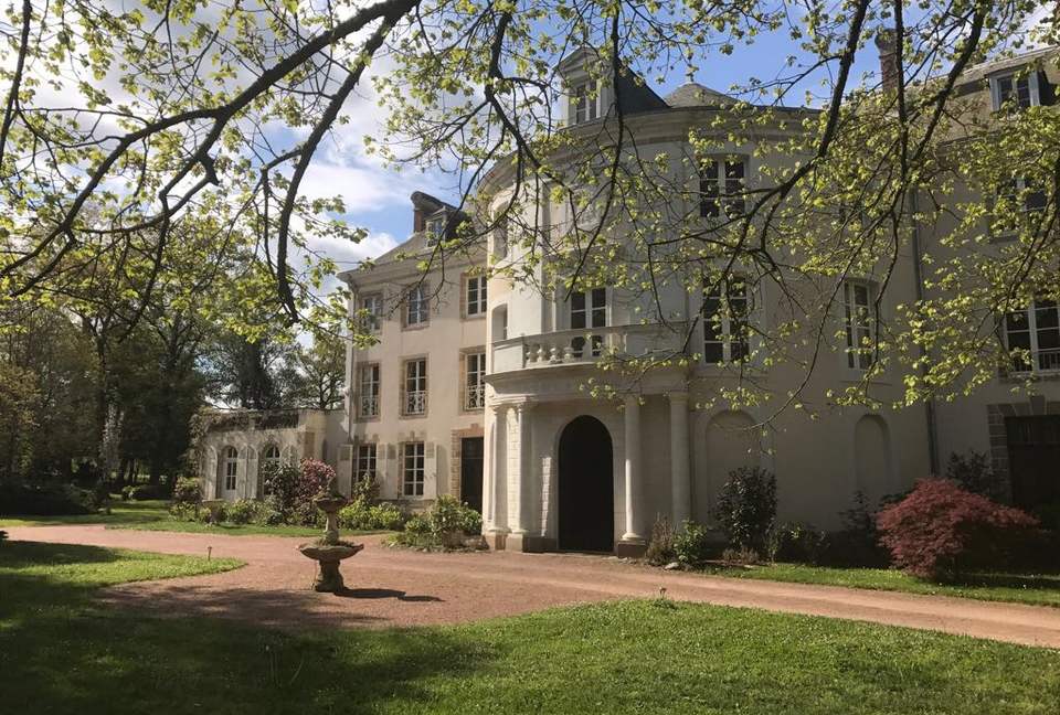 Château De Vézins (R) - Cholet, France