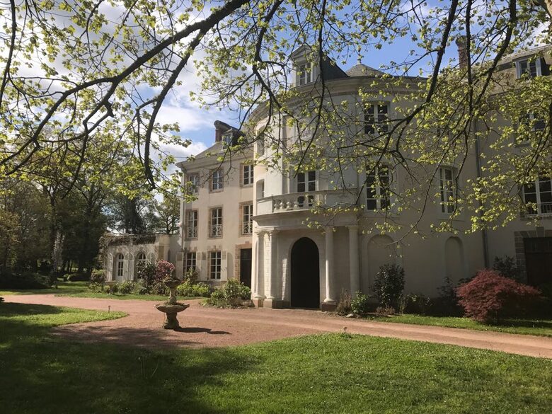 Château De Vézins (R) - Cholet, France