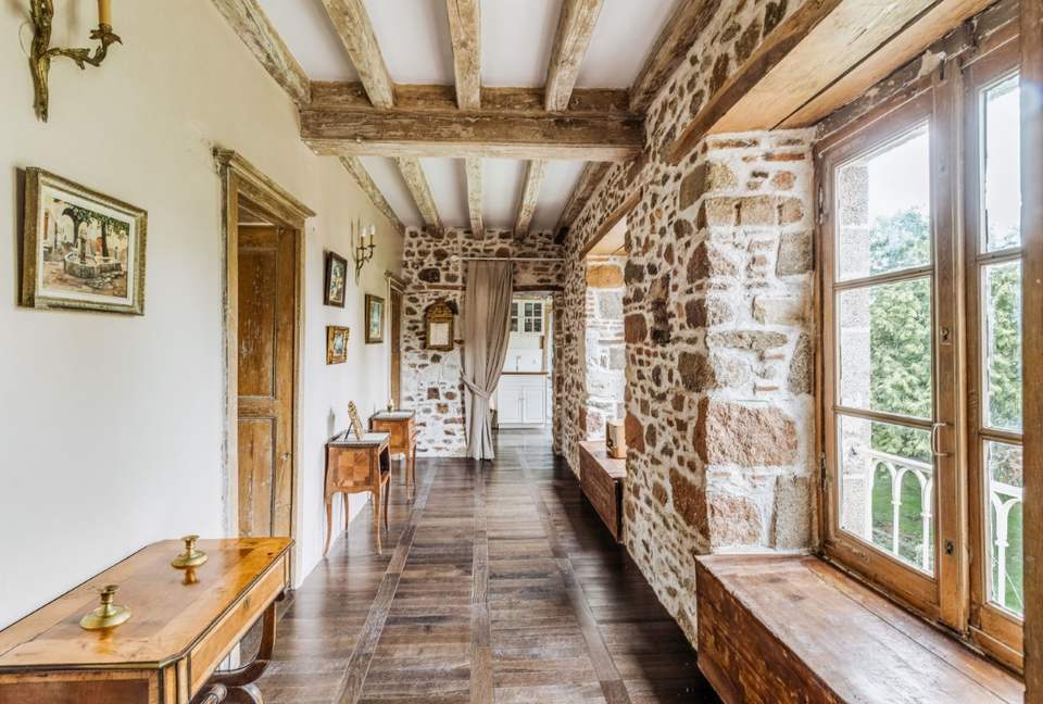 Château De Vézins (R) - Cholet, France