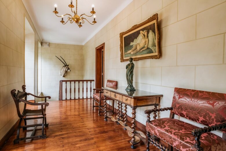 Château De Vézins (R) - Cholet, France