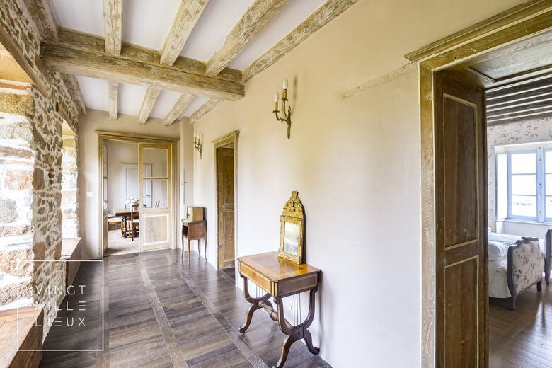 Château De Vézins (R) - Cholet, France