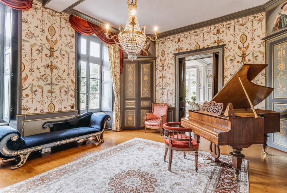 Château De Vézins (R) - Cholet, France