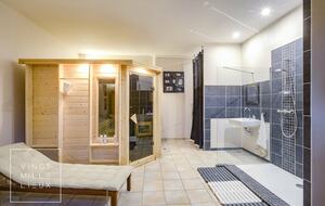 Château De Vézins (R) - Cholet, France