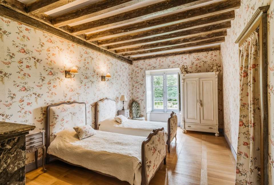 Château De Vézins (R) - Cholet, France