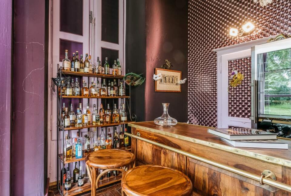 Château De Vézins (R) - Cholet, France