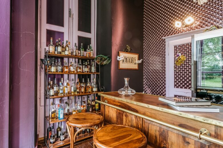 Château De Vézins (R) - Cholet, France